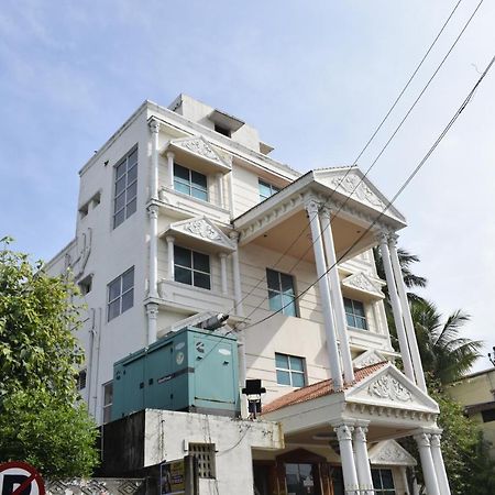 Kumaran Residency Hotel Karaikal Exterior photo