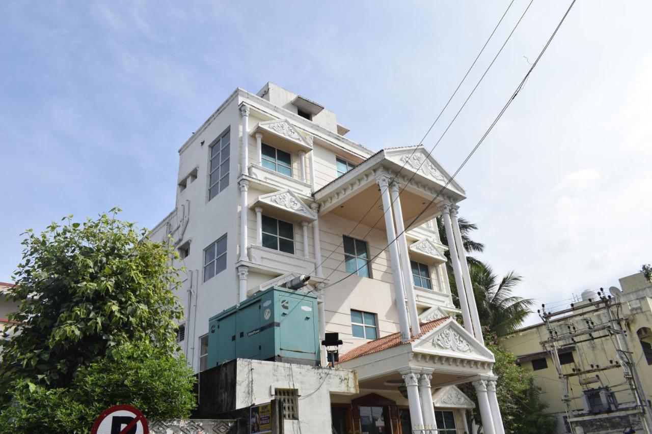 Kumaran Residency Hotel Karaikal Exterior photo