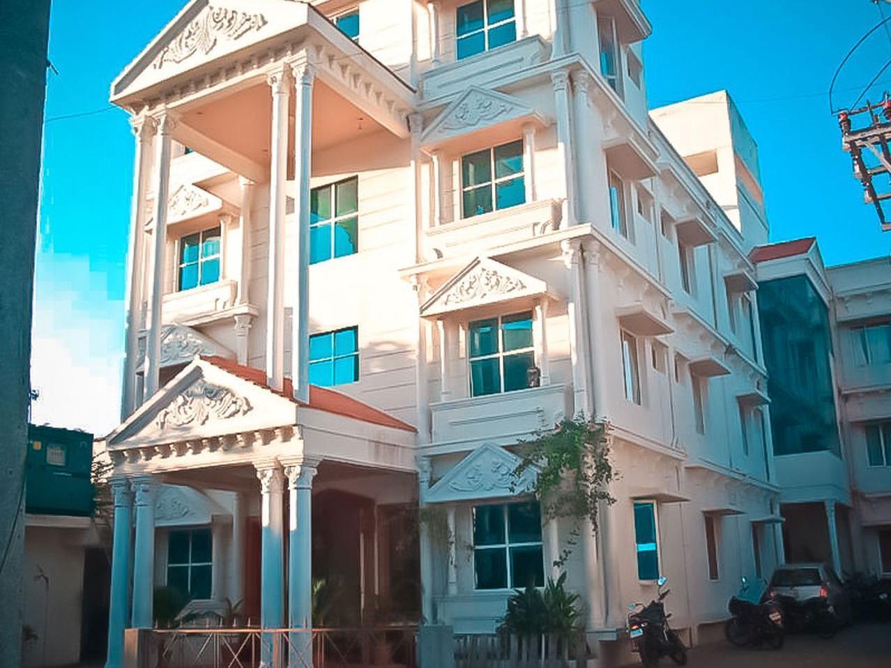 Kumaran Residency Hotel Karaikal Exterior photo